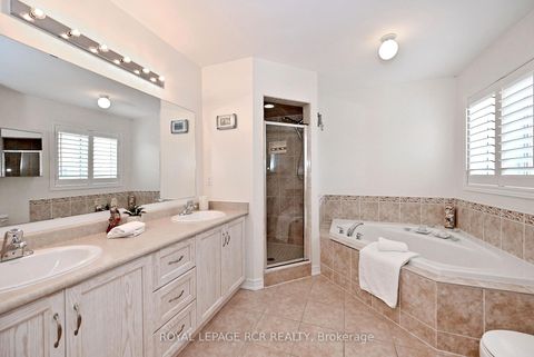 Photo 36 at 43 Ivy Glen Drive, Patterson, Vaughan