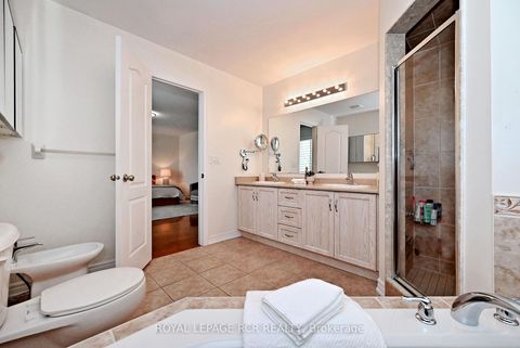 Photo 37 at 43 Ivy Glen Drive, Patterson, Vaughan