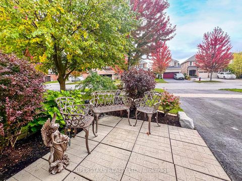 Photo 2 at 166 Worthington Avenue, Oak Ridges Lake Wilcox, Richmond Hill