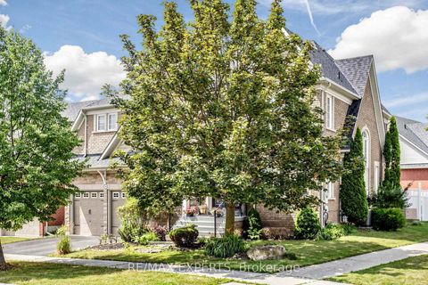 Photo 3 at 30 Alhart Street, Jefferson, Richmond Hill