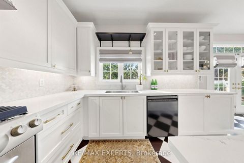 Photo 16 at 30 Alhart Street, Jefferson, Richmond Hill