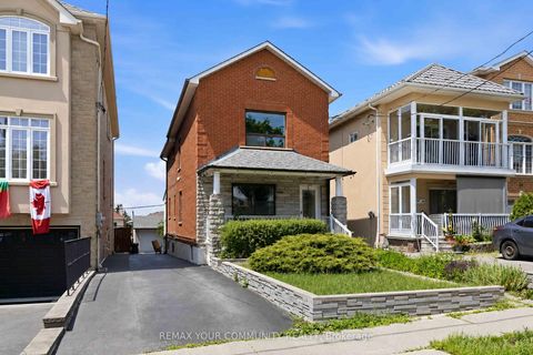 Photo 1 at 32 Kirknewton Road, Fairbank, Toronto