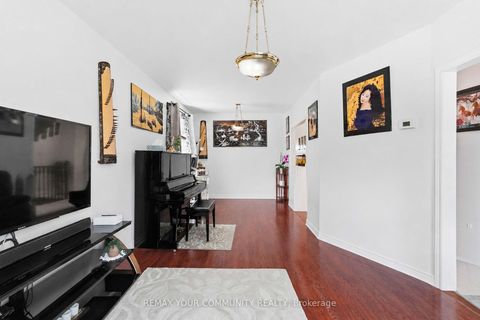 Photo 4 at 32 Kirknewton Road, Fairbank, Toronto