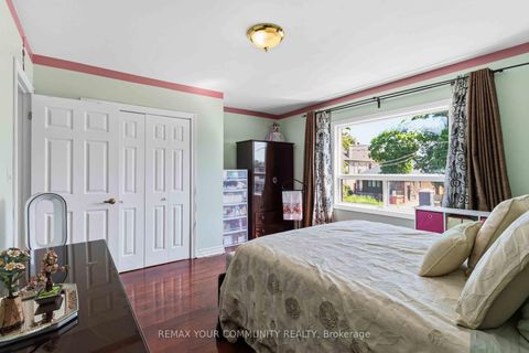 Photo 11 at 32 Kirknewton Road, Fairbank, Toronto
