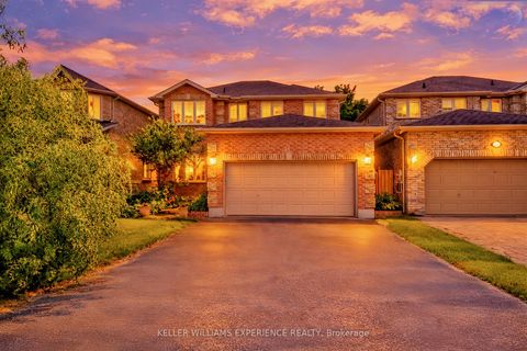 Photo 2 at 43 Dunnett Drive, Ardagh, Barrie