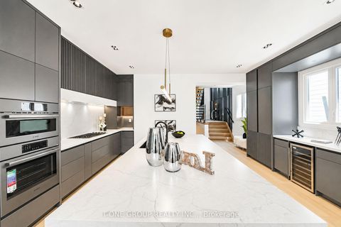 Photo 10 at 570 Main Street, Lumsden, Toronto