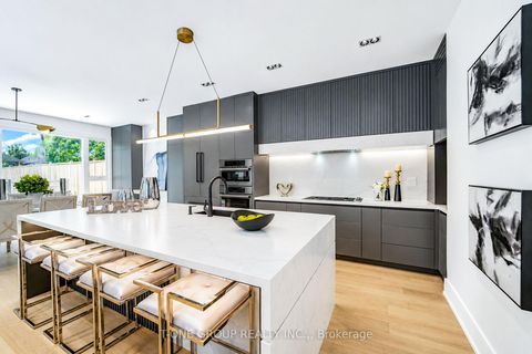 Photo 12 at 570 Main Street, Lumsden, Toronto