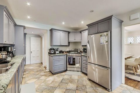 Photo 9 at 202 Forest Hill Road, Forest Hill South, Toronto