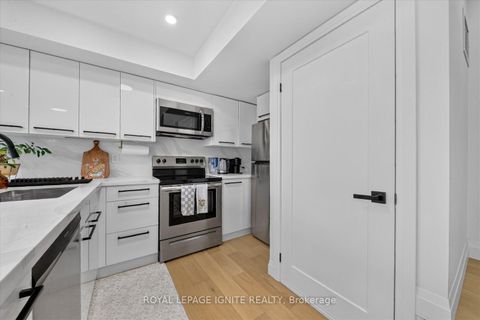 Photo 11 at 90 - 200 Mclevin Avenue, Malvern, Toronto
