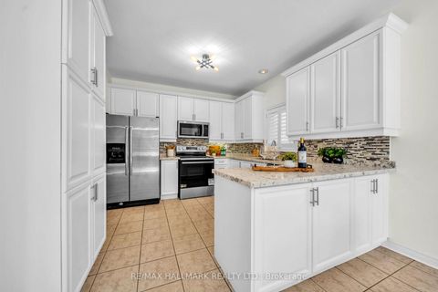 Photo 14 at 614 Society Crescent, Summerhill Estates, Newmarket