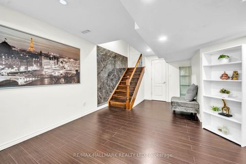 Photo 32 at 614 Society Crescent, Summerhill Estates, Newmarket
