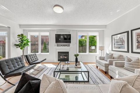 Photo 4 at 9 Grand Oak Drive, Oak Ridges, Richmond Hill