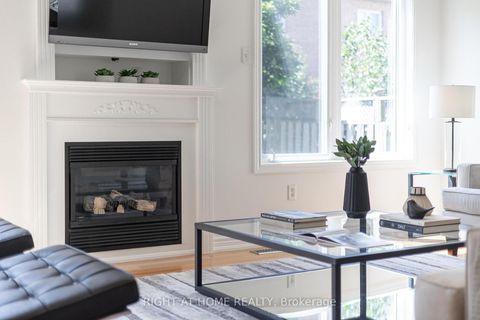 Photo 5 at 9 Grand Oak Drive, Oak Ridges, Richmond Hill