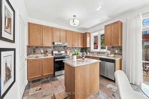 Photo 11 at 9 Grand Oak Drive, Oak Ridges, Richmond Hill