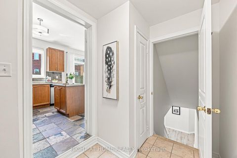 Photo 17 at 9 Grand Oak Drive, Oak Ridges, Richmond Hill