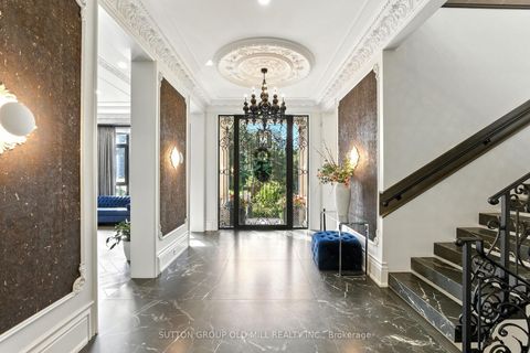 Photo 3 at 10 Hillavon Drive, Rosethorn, Toronto