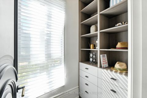 Photo 7 at 10 Hillavon Drive, Rosethorn, Toronto
