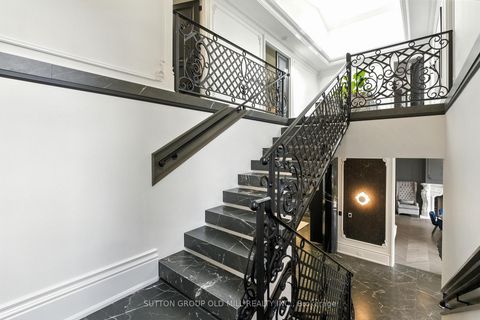Photo 18 at 10 Hillavon Drive, Rosethorn, Toronto