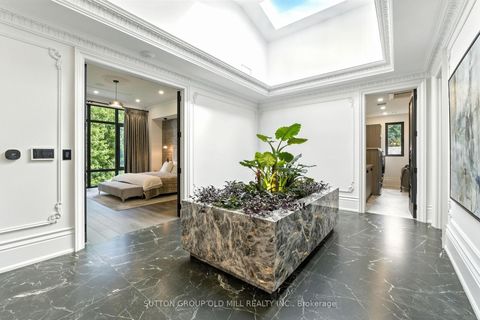 Photo 19 at 10 Hillavon Drive, Rosethorn, Toronto