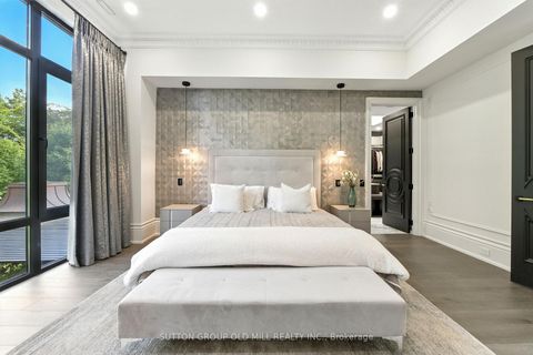 Photo 21 at 10 Hillavon Drive, Rosethorn, Toronto