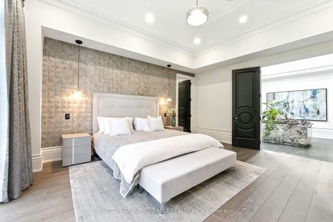 Photo 22 at 10 Hillavon Drive, Rosethorn, Toronto