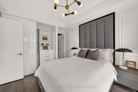 Photo 14 at 707 - 609 Avenue Road, St. Clair, Toronto