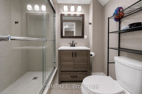 Photo 9 at 15D View Green Crescent, Clairville, Toronto
