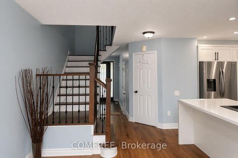 Photo 11 at 15D View Green Crescent, Clairville, Toronto