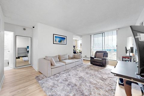 Photo 3 at 428 - 4645 Jane Street, Black Creek, Toronto