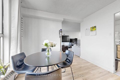 Photo 10 at 428 - 4645 Jane Street, Black Creek, Toronto
