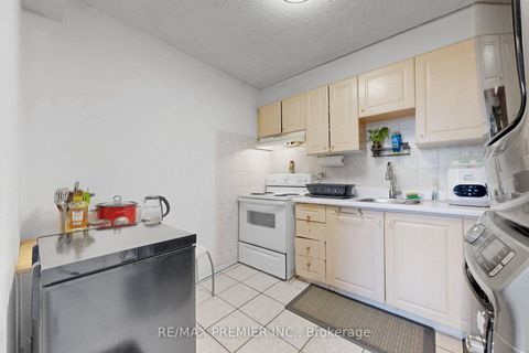 Photo 12 at 428 - 4645 Jane Street, Black Creek, Toronto