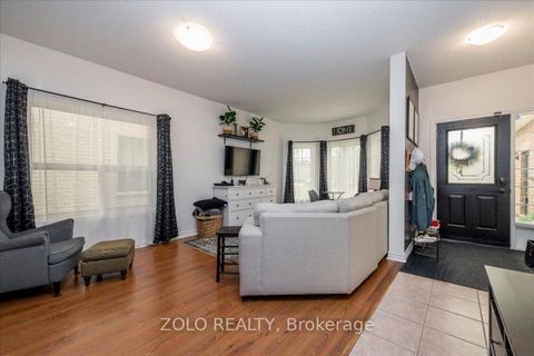 Photo 5 at 16 Esther Drive, Painswick South, Barrie