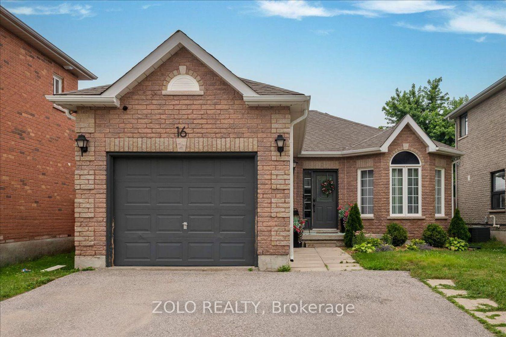 16 Esther Drive, Painswick South, Barrie photo number 2
