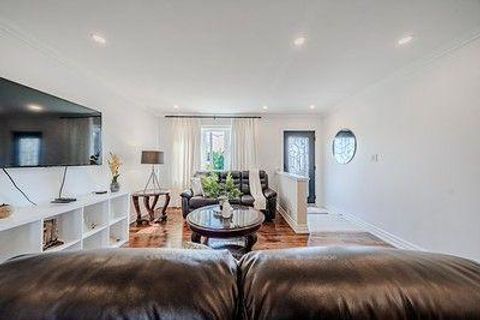 Photo 4 at 60 Dorking Crescent, CFB, Toronto