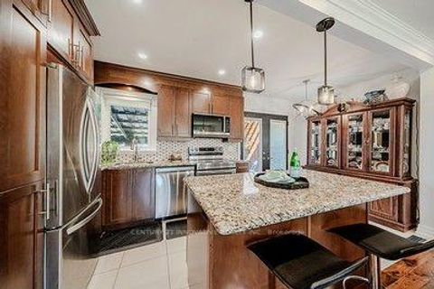 Photo 8 at 60 Dorking Crescent, CFB, Toronto