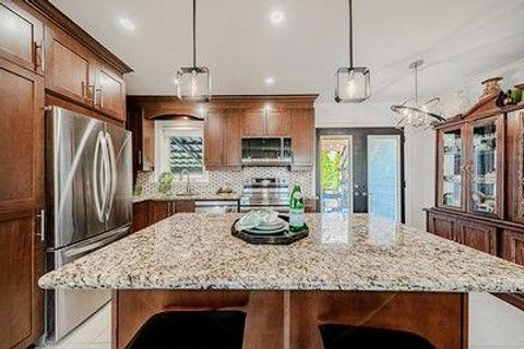 Photo 9 at 60 Dorking Crescent, CFB, Toronto