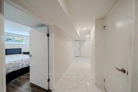 Photo 34 at 60 Dorking Crescent, CFB, Toronto