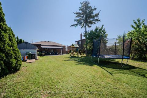 Photo 48 at 60 Dorking Crescent, CFB, Toronto
