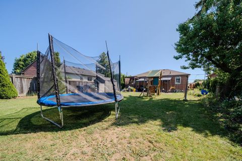 Photo 49 at 60 Dorking Crescent, CFB, Toronto