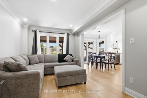 Photo 7 at 348 Vellore Avenue, Vellore Village, Vaughan