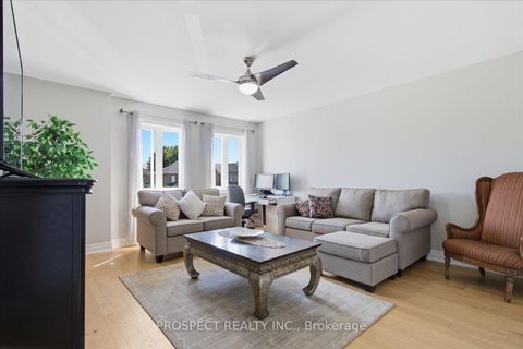 Photo 11 at 348 Vellore Avenue, Vellore Village, Vaughan