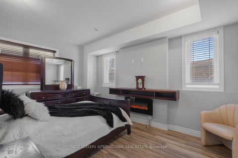 Photo 26 at 2 George McKenzie Court, Pelmo Park W4, Toronto
