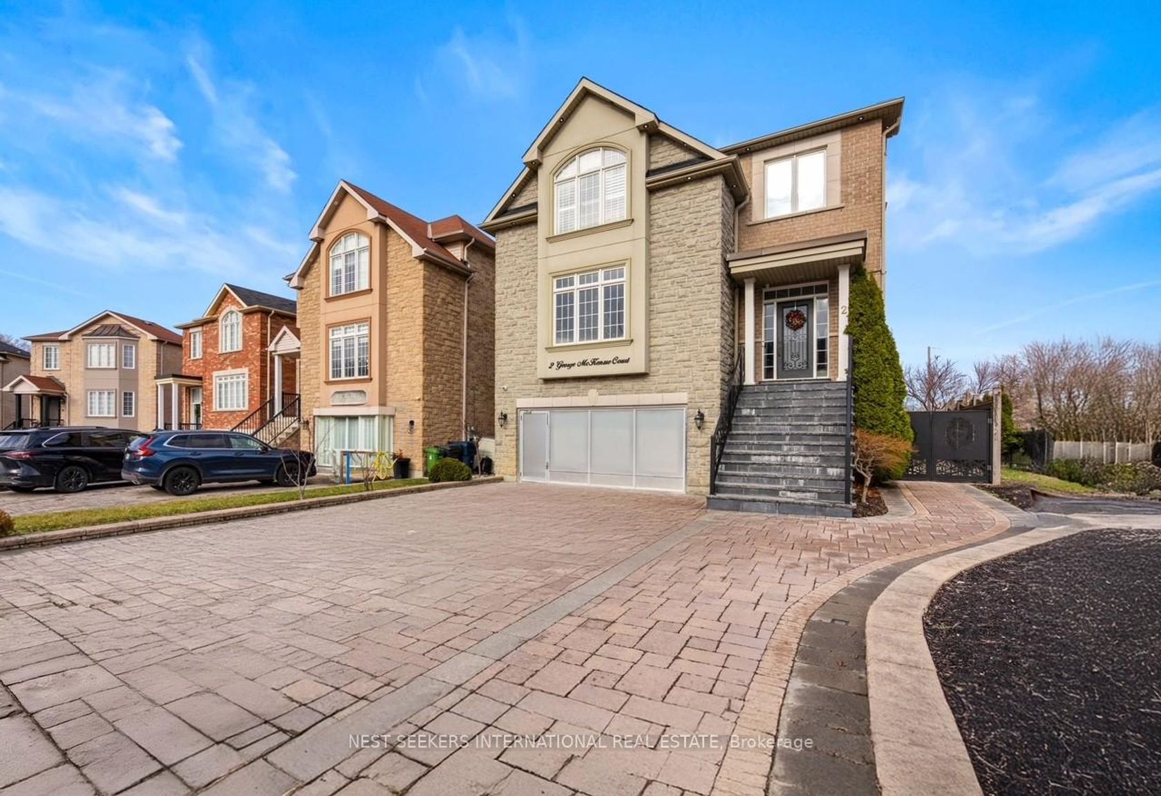 2 George McKenzie Court, Pelmo Park W4, Toronto 