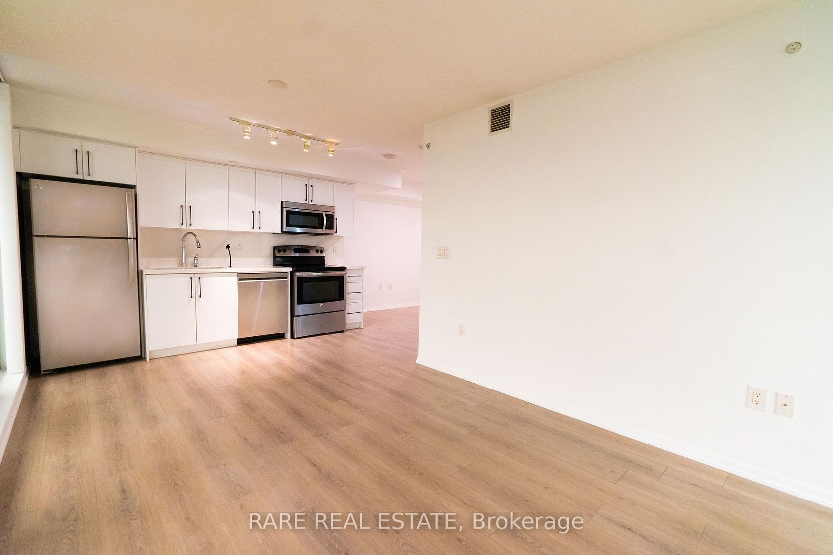1007 - 830 Lawrence Avenue W, Glen Park, Toronto photo 2