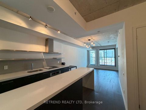 Photo 3 at 610 - 560 King Street W, Waterfront Communities C1, Toronto