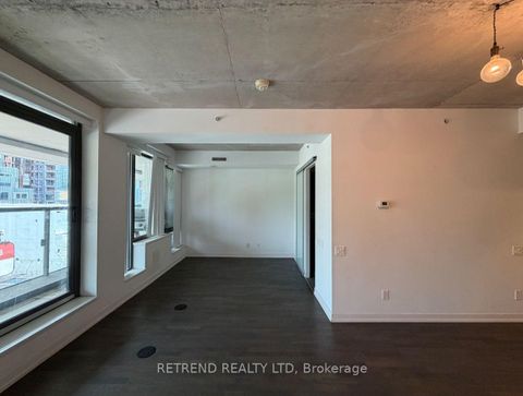 Photo 8 at 610 - 560 King Street W, Waterfront Communities C1, Toronto