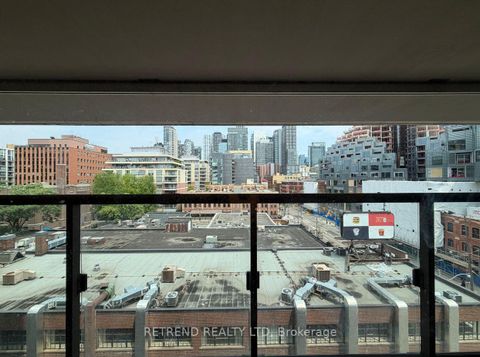 Photo 13 at 610 - 560 King Street W, Waterfront Communities C1, Toronto
