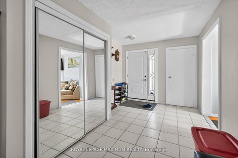 Photo 3 at 3 Muzzo Court, East Woodbridge, Vaughan