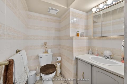 Photo 17 at 3 Muzzo Court, East Woodbridge, Vaughan
