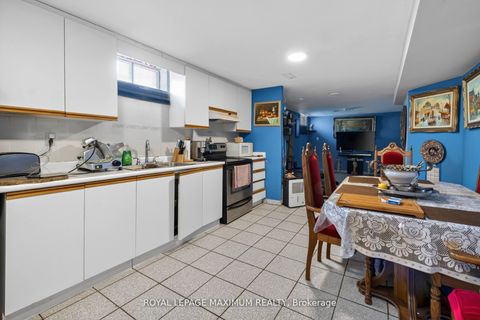 Photo 28 at 3 Muzzo Court, East Woodbridge, Vaughan